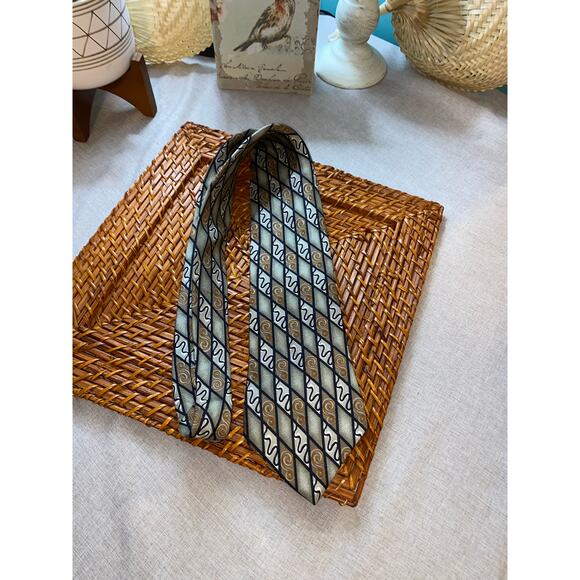 Boston Harbor Swirl Pattern Men’s Neck Tie All Silk Tie Dry Clean Only - Picture 2 of 6